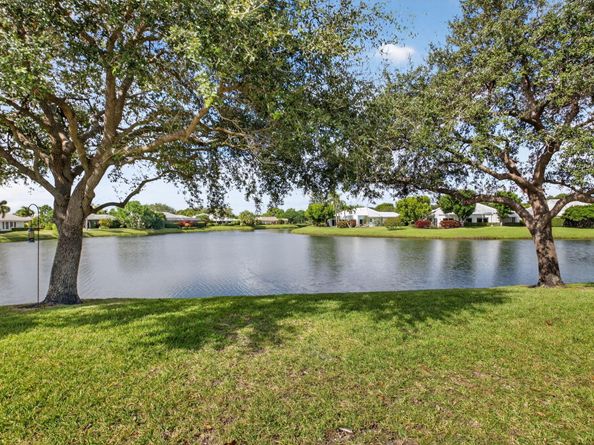 8 Slash Pine Drive, Boynton Beach FL 33436