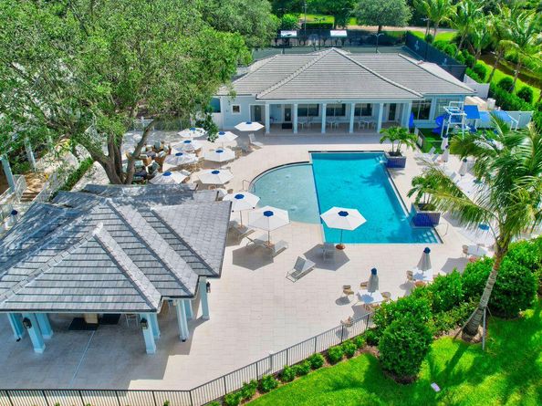 8 Slash Pine Drive, Boynton Beach FL 33436