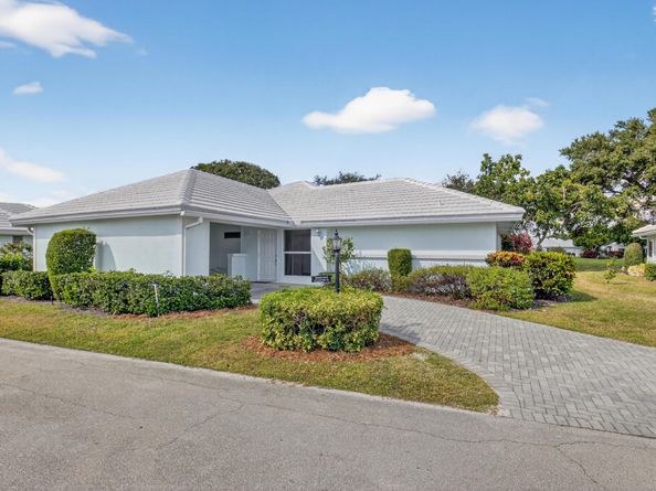 8 Slash Pine Drive, Boynton Beach FL 33436