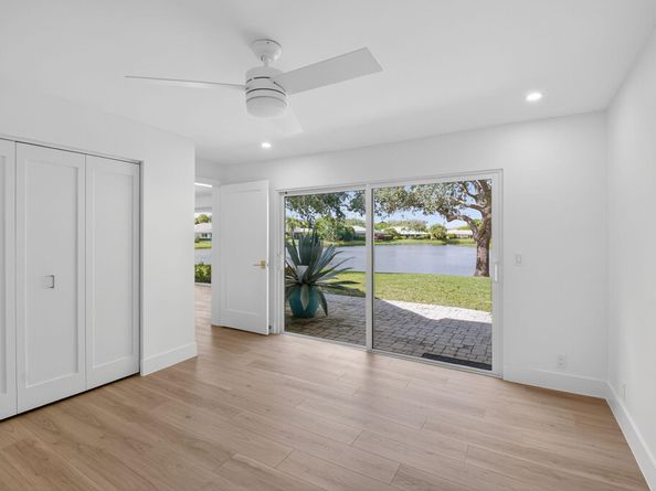 8 Slash Pine Drive, Boynton Beach FL 33436