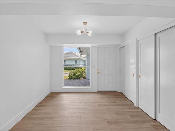 8 Slash Pine Drive, Boynton Beach FL 33436