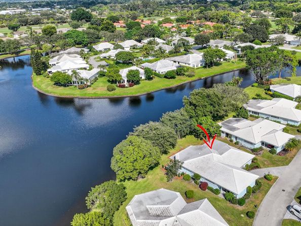 8 Slash Pine Drive, Boynton Beach FL 33436