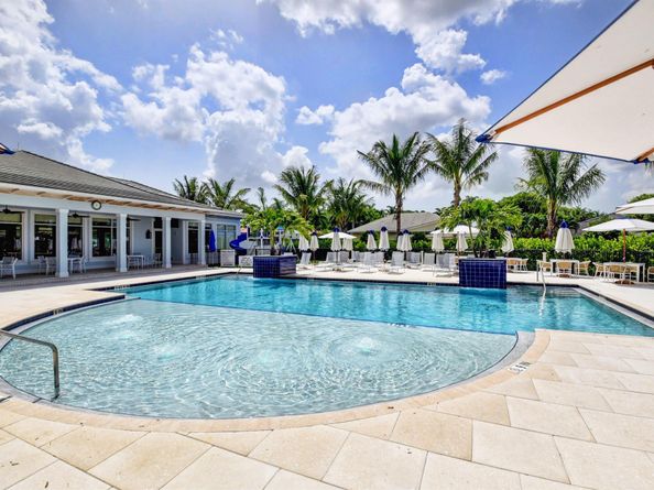 8 Slash Pine Drive, Boynton Beach FL 33436