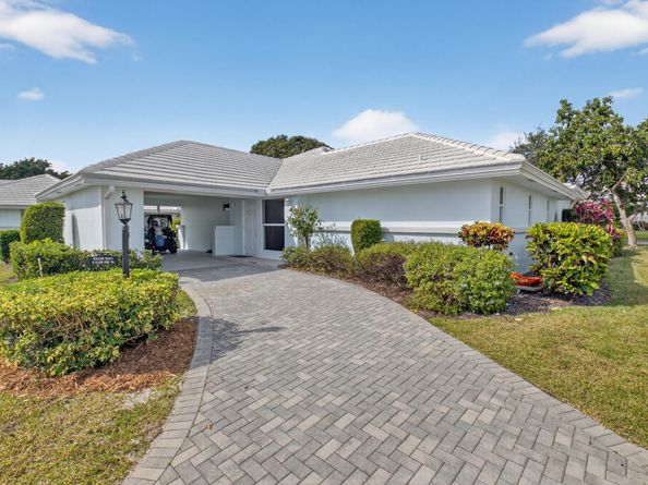 8 Slash Pine Drive, Boynton Beach FL 33436