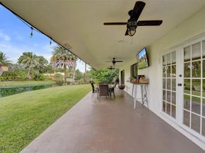 1041 SW 92nd Ave, Plantation FL 33324