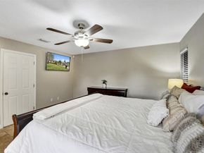 1041 SW 92nd Ave, Plantation FL 33324