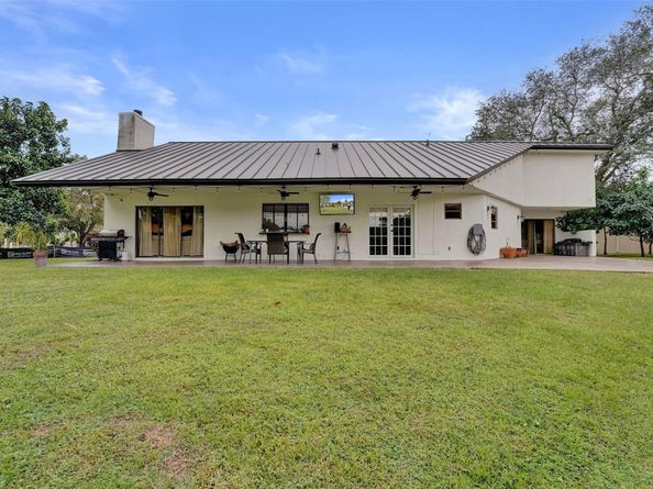 1041 SW 92nd Ave, Plantation FL 33324