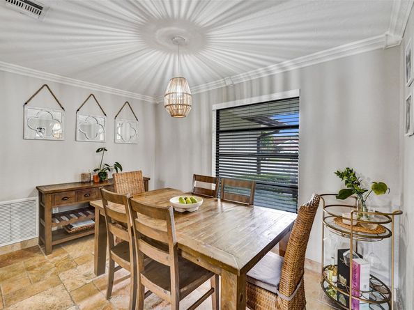 1041 SW 92nd Ave, Plantation FL 33324