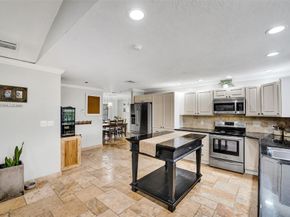 1041 SW 92nd Ave, Plantation FL 33324