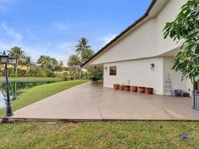 1041 SW 92nd Ave, Plantation FL 33324