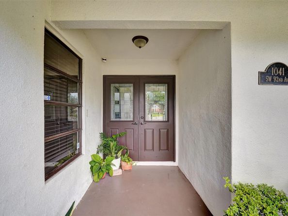 1041 SW 92nd Ave, Plantation FL 33324