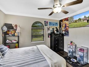 1041 SW 92nd Ave, Plantation FL 33324