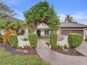 1041 SW 92nd Ave, Plantation FL 33324