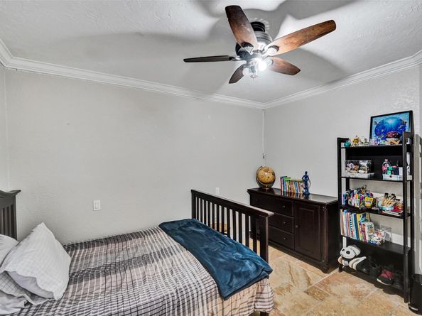 1041 SW 92nd Ave, Plantation FL 33324