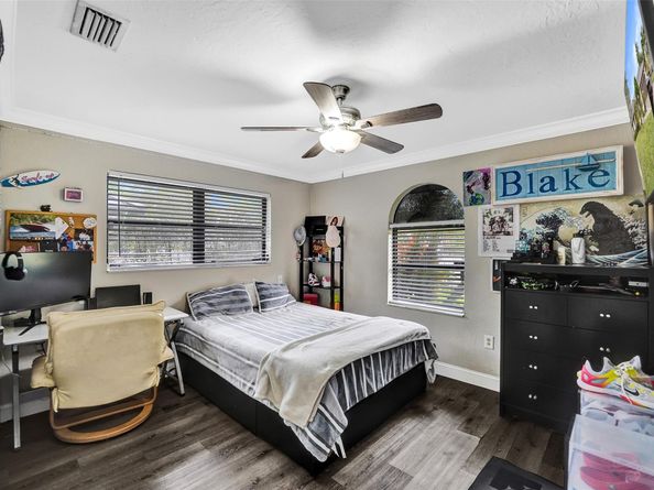 1041 SW 92nd Ave, Plantation FL 33324