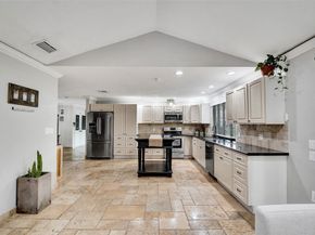 1041 SW 92nd Ave, Plantation FL 33324