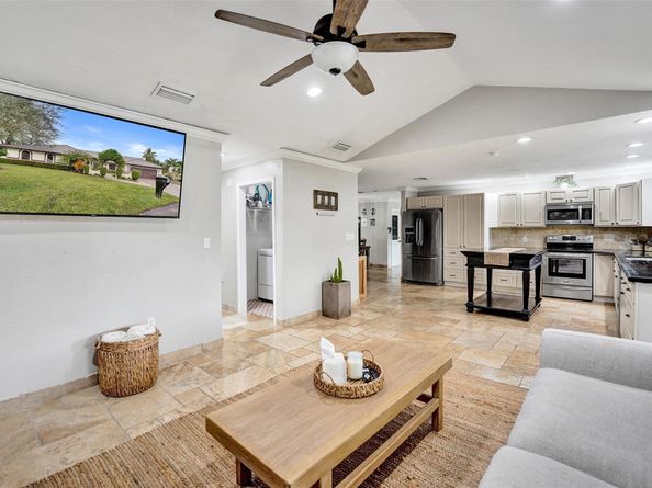 1041 SW 92nd Ave, Plantation FL 33324