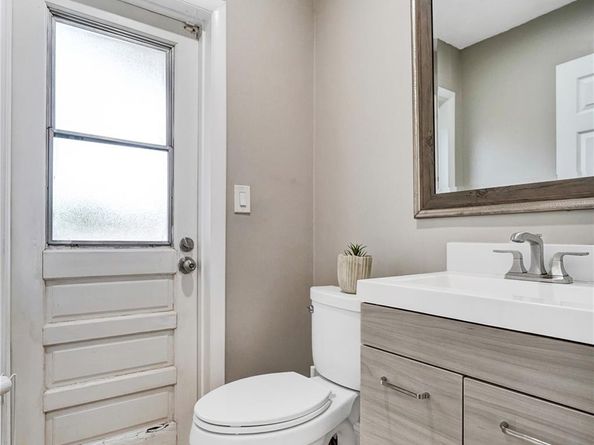 1041 SW 92nd Ave, Plantation FL 33324