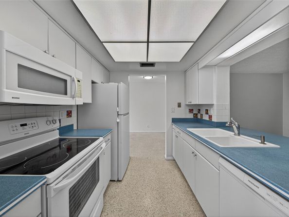 2711 NW 4th Avenue, Pompano Beach FL 33064