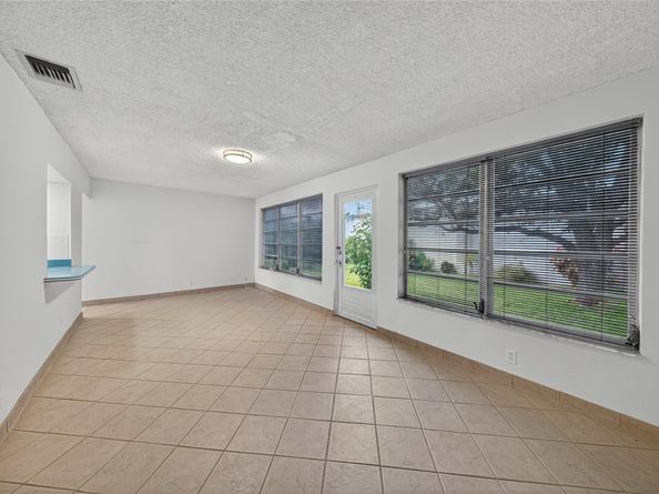 2711 NW 4th Avenue, Pompano Beach FL 33064