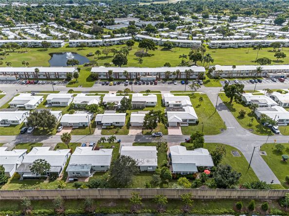 2711 NW 4th Avenue, Pompano Beach FL 33064