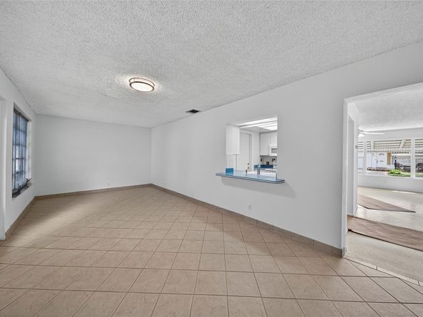 2711 NW 4th Avenue, Pompano Beach FL 33064