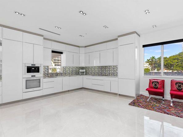 3021 Riomar St., Fort Lauderdale FL 33304