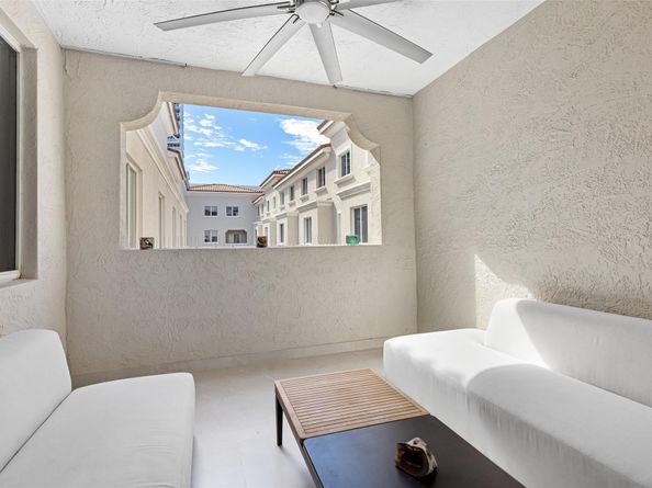 3021 Riomar St., Fort Lauderdale FL 33304