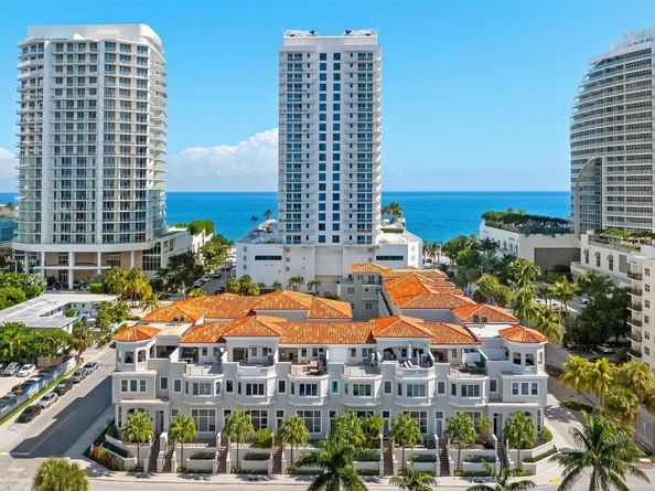 3021 Riomar St., Fort Lauderdale FL 33304