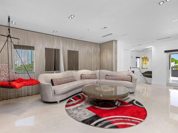 3021 Riomar St., Fort Lauderdale FL 33304