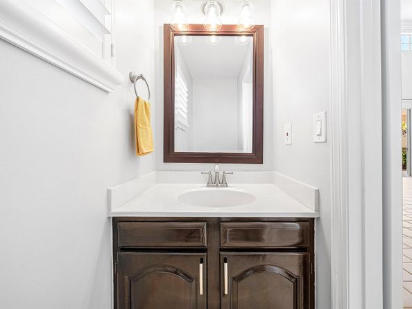 8 Windsor Lane, Palm Beach Gardens FL 33418