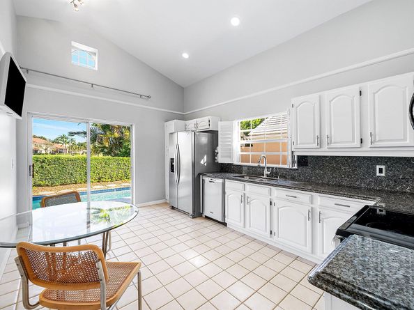 8 Windsor Lane, Palm Beach Gardens FL 33418