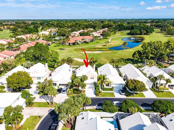 8 Windsor Lane, Palm Beach Gardens FL 33418