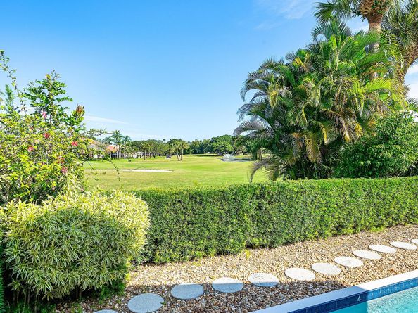 8 Windsor Lane, Palm Beach Gardens FL 33418