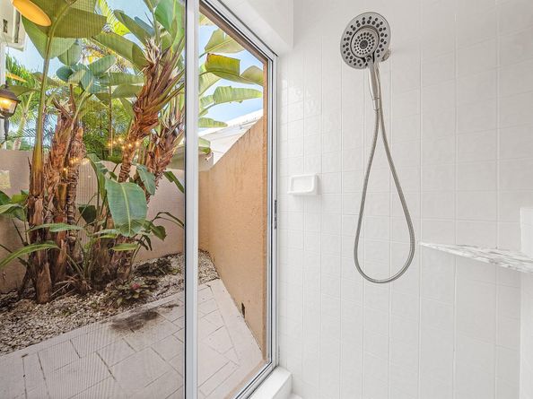 8 Windsor Lane, Palm Beach Gardens FL 33418