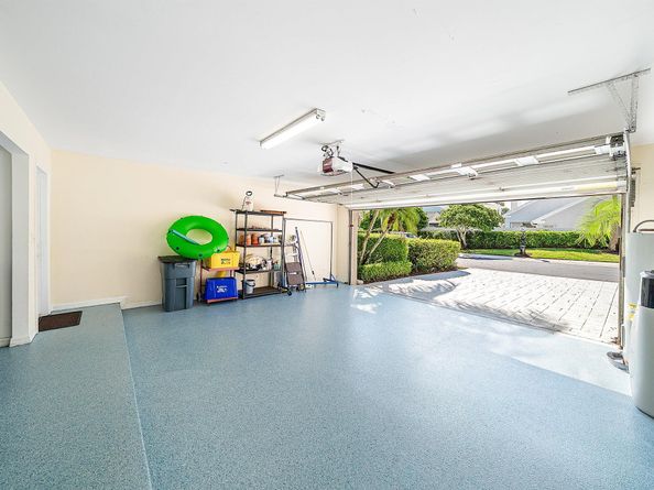 8 Windsor Lane, Palm Beach Gardens FL 33418