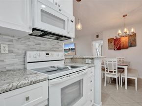 935 SE 9th Ave 16, Pompano Beach FL 33060