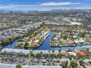 935 SE 9th Ave 16, Pompano Beach FL 33060