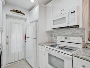 935 SE 9th Ave 16, Pompano Beach FL 33060