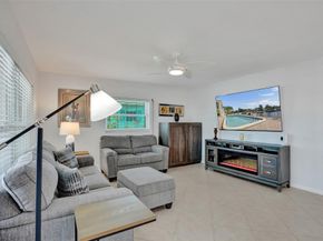 935 SE 9th Ave 16, Pompano Beach FL 33060