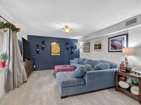 209 Wimbledon Lake Dr 209, Plantation FL 33324