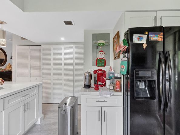 209 Wimbledon Lake Dr 209, Plantation FL 33324