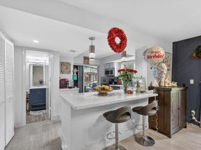 209 Wimbledon Lake Dr 209, Plantation FL 33324