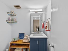 209 Wimbledon Lake Dr 209, Plantation FL 33324