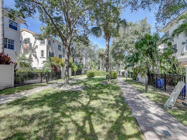 5545 NE Trieste Way, Boca Raton FL 33487