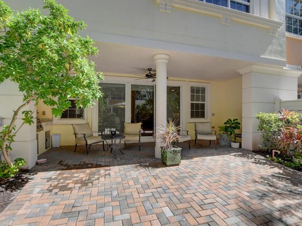 5545 NE Trieste Way, Boca Raton FL 33487