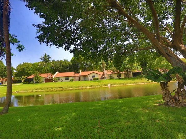 6616 N Parkway Dr 6616, Pompano Beach FL 33068
