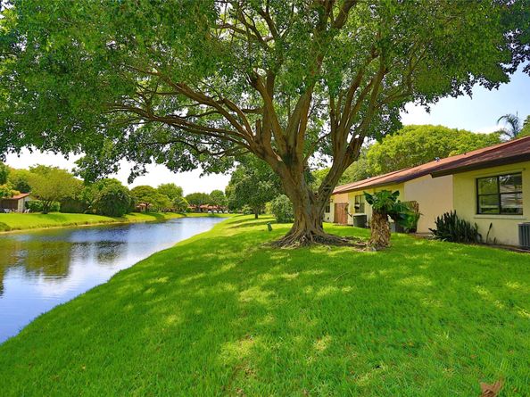 6616 N Parkway Dr 6616, Pompano Beach FL 33068