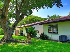 6616 N Parkway Dr 6616, Pompano Beach FL 33068