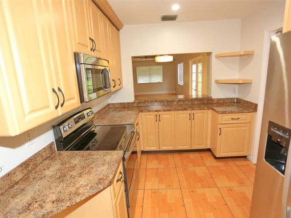 6616 N Parkway Dr 6616, Pompano Beach FL 33068